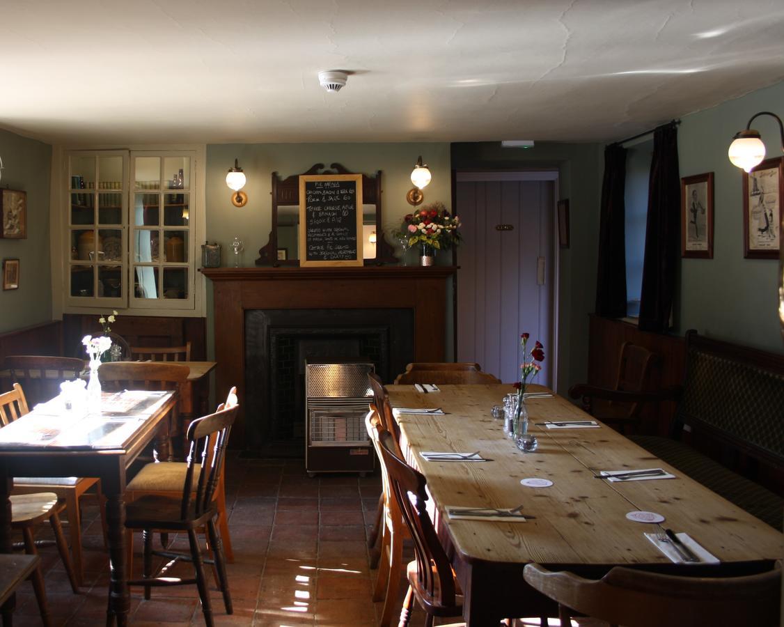 The Three Horseshoes Warham Экстерьер фото
